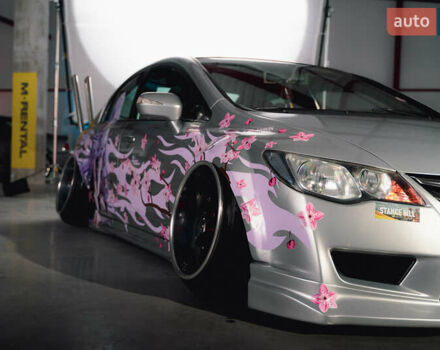 Серый Хонда Цивик, объемом двигателя 1.8 л и пробегом 185 тыс. км за 9000 $, фото 1 на Automoto.ua