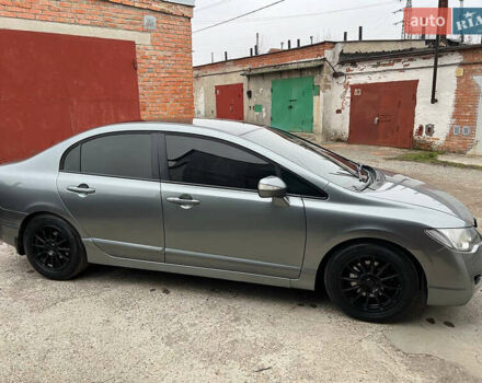 Серый Хонда Цивик, объемом двигателя 1.8 л и пробегом 267 тыс. км за 5700 $, фото 5 на Automoto.ua
