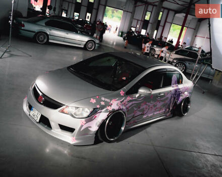 Серый Хонда Цивик, объемом двигателя 1.8 л и пробегом 185 тыс. км за 9000 $, фото 6 на Automoto.ua