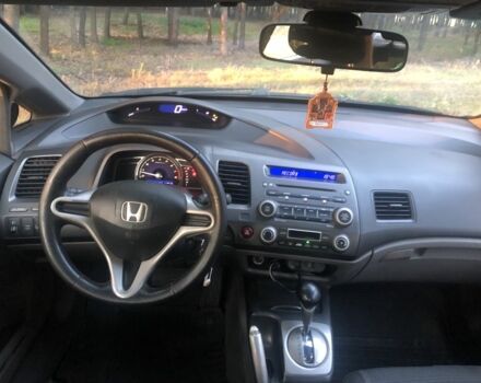 Хонда Цивик 2008 в Малине на Automoto.ua Серый Хонда Цивик, объемом двигателя 1.8 л и пробегом 330 тыс. км за 5850 $, фото 5 на Automoto.ua
