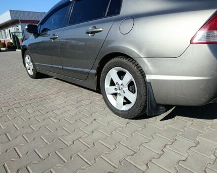 Серый Хонда Цивик, объемом двигателя 1.8 л и пробегом 225 тыс. км за 5500 $, фото 2 на Automoto.ua