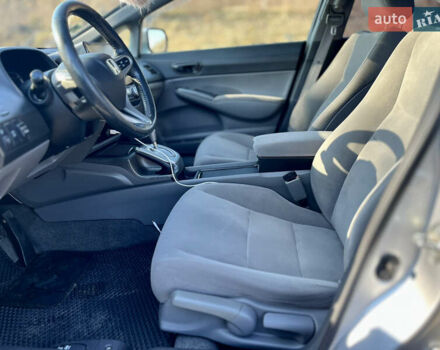 Серый Хонда Цивик, объемом двигателя 1.8 л и пробегом 234 тыс. км за 7300 $, фото 27 на Automoto.ua