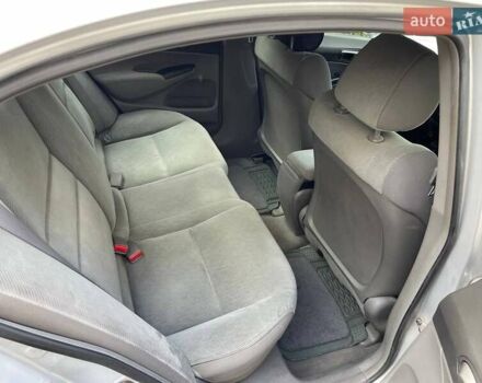 Серый Хонда Цивик, объемом двигателя 1.8 л и пробегом 204 тыс. км за 8000 $, фото 9 на Automoto.ua