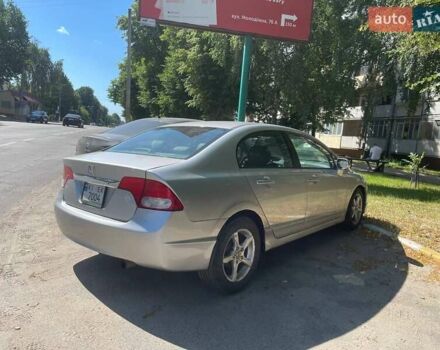 Серый Хонда Цивик, объемом двигателя 1.8 л и пробегом 204 тыс. км за 8000 $, фото 3 на Automoto.ua