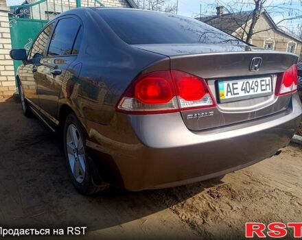 Серый Хонда Цивик, объемом двигателя 1.8 л и пробегом 221 тыс. км за 7500 $, фото 2 на Automoto.ua