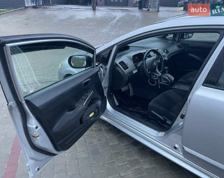 Серый Хонда Цивик, объемом двигателя 1.8 л и пробегом 143 тыс. км за 9750 $, фото 5 на Automoto.ua
