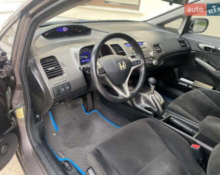 Серый Хонда Цивик, объемом двигателя 1.8 л и пробегом 187 тыс. км за 7999 $, фото 36 на Automoto.ua