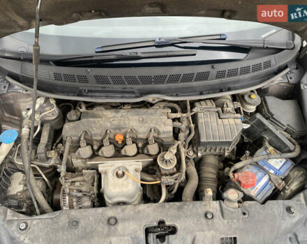 Серый Хонда Цивик, объемом двигателя 1.8 л и пробегом 187 тыс. км за 7999 $, фото 61 на Automoto.ua