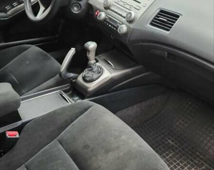 Хонда Цивик 2011 в Хмельницком на Automoto.ua Серый Хонда Цивик, объемом двигателя 1.8 л и пробегом 123 тыс. км за 7700 $, фото 9 на Automoto.ua