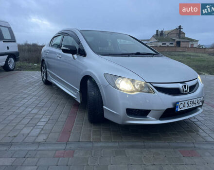 Серый Хонда Цивик, объемом двигателя 1.8 л и пробегом 143 тыс. км за 9750 $, фото 2 на Automoto.ua
