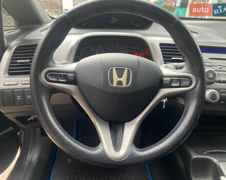 Серый Хонда Цивик, объемом двигателя 1.8 л и пробегом 187 тыс. км за 7999 $, фото 53 на Automoto.ua