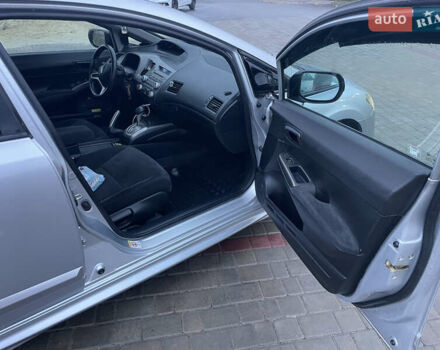 Серый Хонда Цивик, объемом двигателя 1.8 л и пробегом 143 тыс. км за 9750 $, фото 4 на Automoto.ua