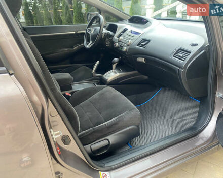 Серый Хонда Цивик, объемом двигателя 1.8 л и пробегом 187 тыс. км за 7999 $, фото 51 на Automoto.ua