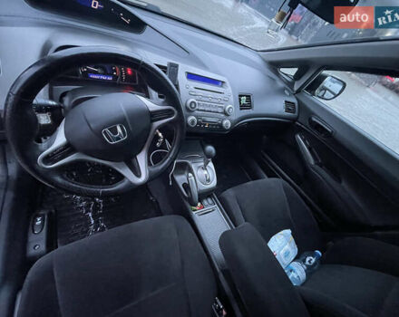 Серый Хонда Цивик, объемом двигателя 1.8 л и пробегом 143 тыс. км за 9750 $, фото 7 на Automoto.ua