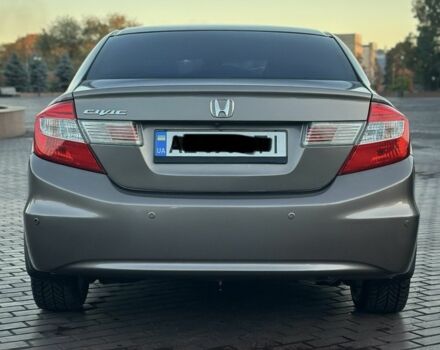 Серый Хонда Цивик, объемом двигателя 1.8 л и пробегом 225 тыс. км за 9200 $, фото 4 на Automoto.ua