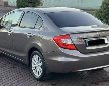 Серый Хонда Цивик, объемом двигателя 1.8 л и пробегом 225 тыс. км за 9200 $, фото 5 на Automoto.ua
