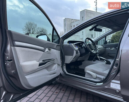 Серый Хонда Цивик, объемом двигателя 1.8 л и пробегом 226 тыс. км за 9500 $, фото 16 на Automoto.ua