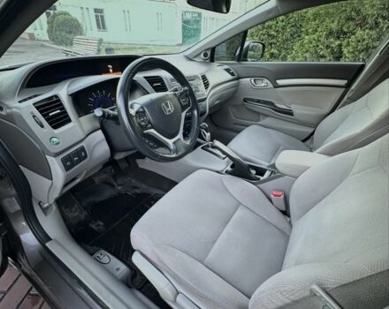 Серый Хонда Цивик, объемом двигателя 1.8 л и пробегом 225 тыс. км за 9200 $, фото 6 на Automoto.ua