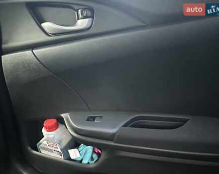 Серый Хонда Цивик, объемом двигателя 2 л и пробегом 105 тыс. км за 13200 $, фото 98 на Automoto.ua