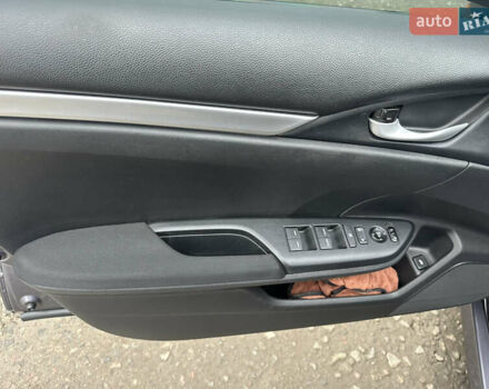 Серый Хонда Цивик, объемом двигателя 2 л и пробегом 105 тыс. км за 13200 $, фото 111 на Automoto.ua