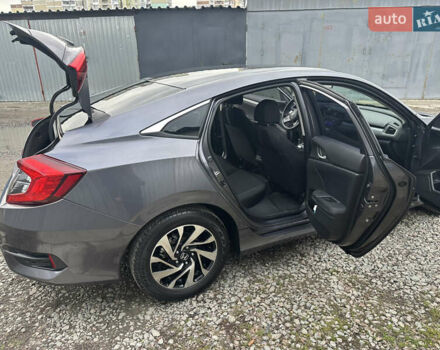 Серый Хонда Цивик, объемом двигателя 2 л и пробегом 105 тыс. км за 13200 $, фото 7 на Automoto.ua