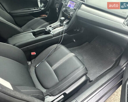 Серый Хонда Цивик, объемом двигателя 2 л и пробегом 105 тыс. км за 13200 $, фото 108 на Automoto.ua