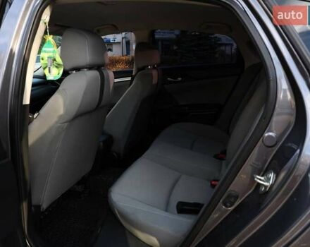 Серый Хонда Цивик, объемом двигателя 2 л и пробегом 80 тыс. км за 14000 $, фото 13 на Automoto.ua