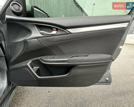 Серый Хонда Цивик, объемом двигателя 1.6 л и пробегом 30 тыс. км за 23300 $, фото 29 на Automoto.ua