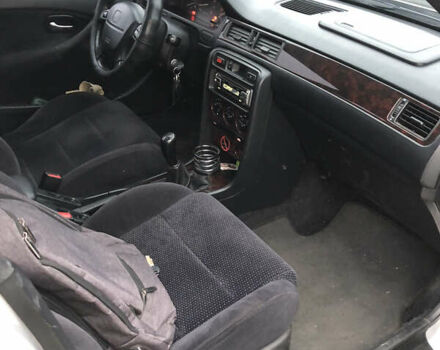 Серый Хонда Цивик, объемом двигателя 1.4 л и пробегом 375 тыс. км за 2600 $, фото 4 на Automoto.ua