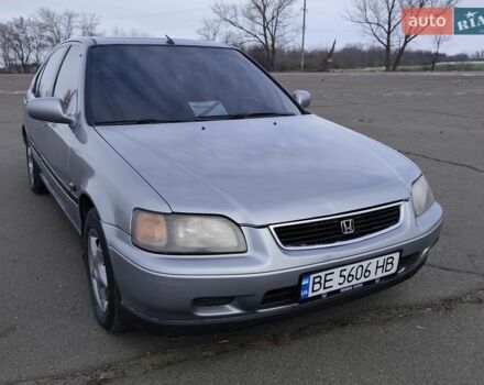 Серый Хонда Цивик, объемом двигателя 1.4 л и пробегом 400 тыс. км за 2300 $, фото 1 на Automoto.ua