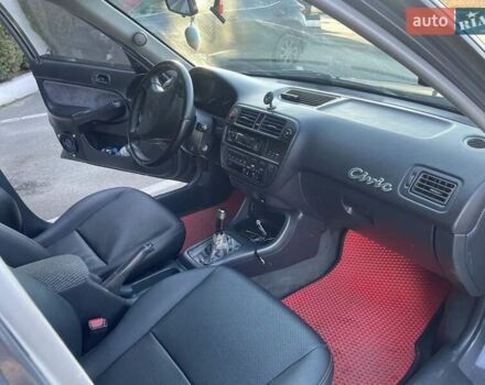 Серый Хонда Цивик, объемом двигателя 1.6 л и пробегом 1000 тыс. км за 2900 $, фото 1 на Automoto.ua