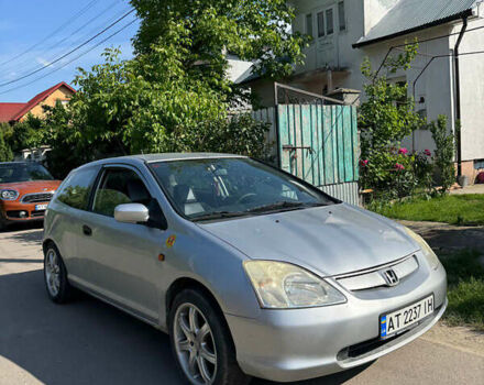 Серый Хонда Цивик, объемом двигателя 1.4 л и пробегом 300 тыс. км за 2750 $, фото 1 на Automoto.ua