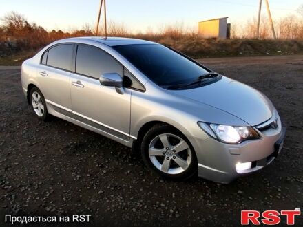 Серый Хонда Цивик, объемом двигателя 1.8 л и пробегом 196 тыс. км за 6000 $, фото 1 на Automoto.ua