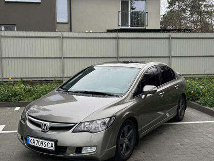 Серый Хонда Цивик, объемом двигателя 1.8 л и пробегом 259 тыс. км за 6600 $, фото 1 на Automoto.ua