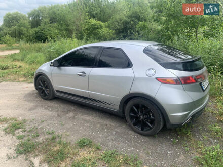 Серый Хонда Цивик, объемом двигателя 1.8 л и пробегом 300 тыс. км за 6600 $, фото 1 на Automoto.ua