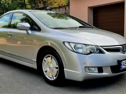 Серый Хонда Цивик, объемом двигателя 1.3 л и пробегом 209 тыс. км за 7000 $, фото 1 на Automoto.ua