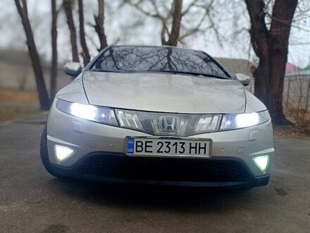 Хонда Цивик 2007 в Николаеве на Automoto.ua Серый Хонда Цивик, объемом двигателя 1.8 л и пробегом 328 тыс. км за 5500 $, фото 1 на Automoto.ua