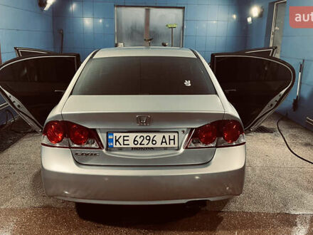 Серый Хонда Цивик, объемом двигателя 1.8 л и пробегом 199 тыс. км за 7500 $, фото 1 на Automoto.ua