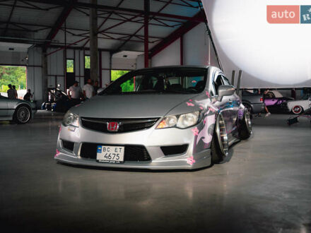 Серый Хонда Цивик, объемом двигателя 1.8 л и пробегом 185 тыс. км за 9000 $, фото 1 на Automoto.ua