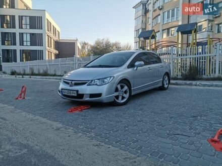 Серый Хонда Цивик, объемом двигателя 1.8 л и пробегом 214 тыс. км за 6800 $, фото 1 на Automoto.ua