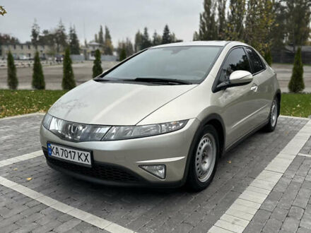 Серый Хонда Цивик, объемом двигателя 1.8 л и пробегом 217 тыс. км за 6200 $, фото 1 на Automoto.ua