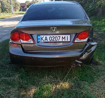 Серый Хонда Цивик, объемом двигателя 1.8 л и пробегом 180 тыс. км за 1500 $, фото 1 на Automoto.ua