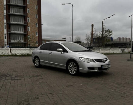 Серый Хонда Цивик, объемом двигателя 1.8 л и пробегом 250 тыс. км за 5700 $, фото 1 на Automoto.ua