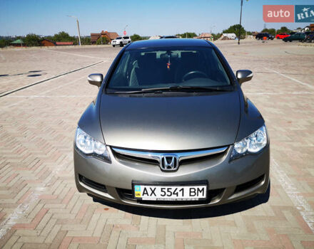 Серый Хонда Цивик, объемом двигателя 1.8 л и пробегом 105 тыс. км за 7200 $, фото 1 на Automoto.ua