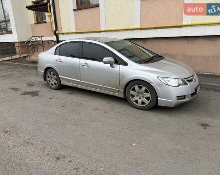 Серый Хонда Цивик, объемом двигателя 1.8 л и пробегом 180 тыс. км за 4700 $, фото 1 на Automoto.ua
