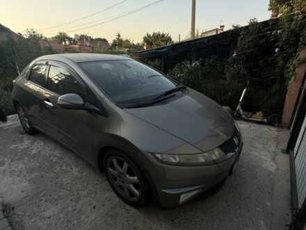Хонда Сівік 2008 у Одесі на Automoto.ua Сірий Хонда Сівік, об'ємом двигуна 1.8 л та пробігом 137 тис. км за 5800 $, фото 1 на Automoto.ua