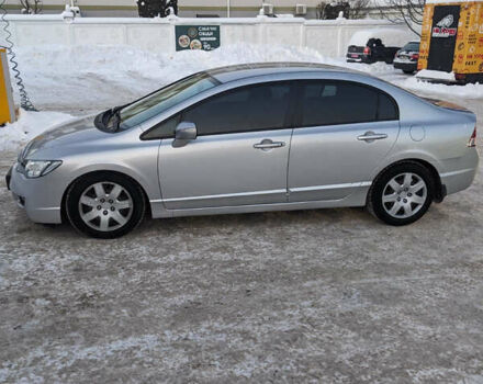 Серый Хонда Цивик, объемом двигателя 1.8 л и пробегом 185 тыс. км за 6000 $, фото 1 на Automoto.ua