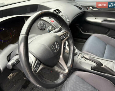 Синий Хонда Цивик, объемом двигателя 1.8 л и пробегом 194 тыс. км за 8300 $, фото 12 на Automoto.ua