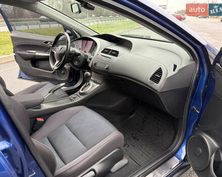 Синий Хонда Цивик, объемом двигателя 1.8 л и пробегом 194 тыс. км за 8300 $, фото 11 на Automoto.ua