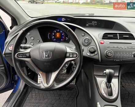 Синий Хонда Цивик, объемом двигателя 1.8 л и пробегом 194 тыс. км за 8300 $, фото 10 на Automoto.ua